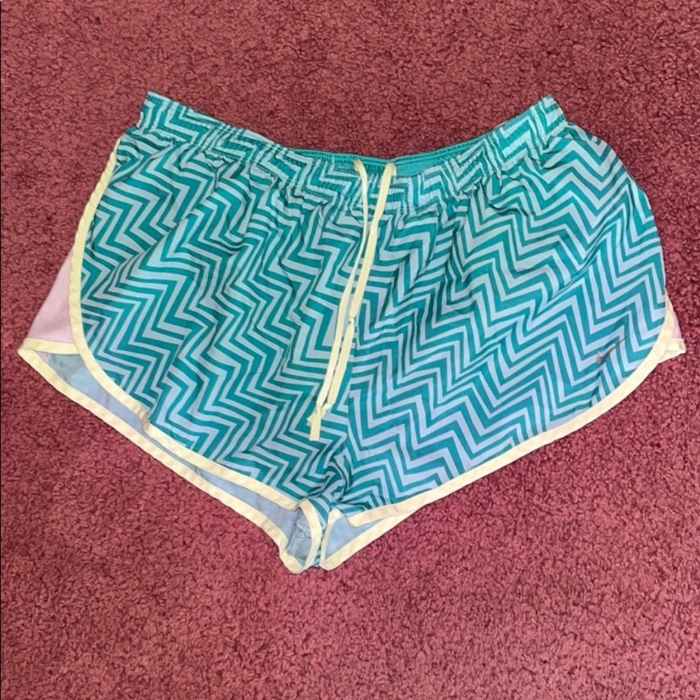drifit like green and green shorts